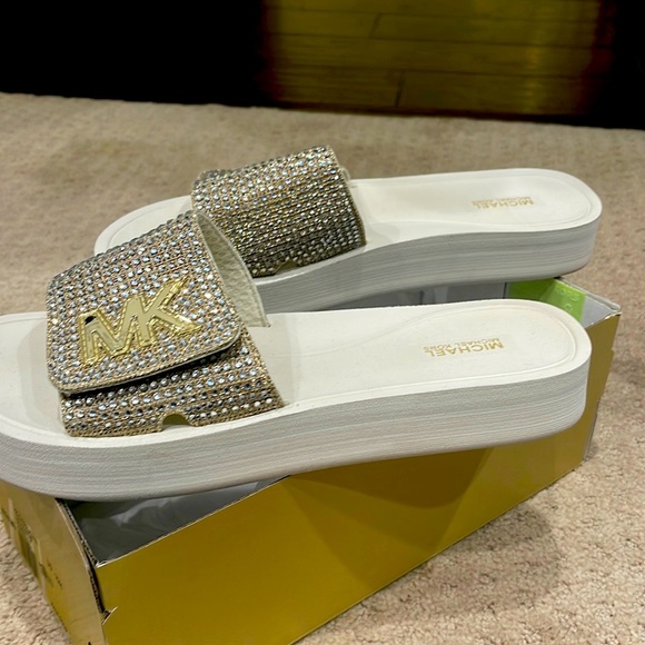 Michael Kors Rhinestone sandals-size10M never worn - Picture 4 of 4